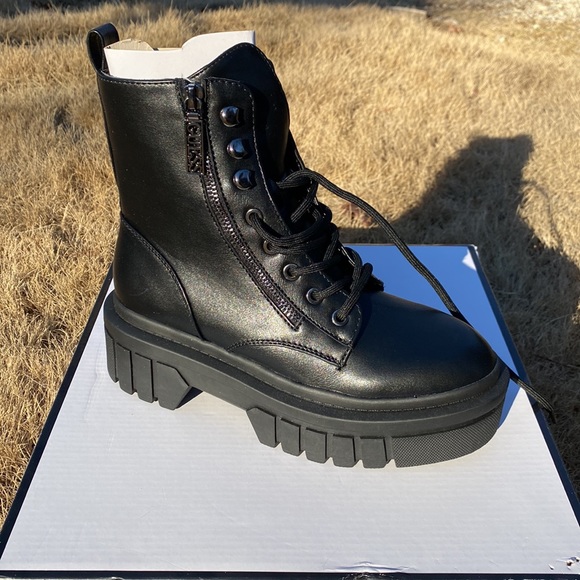 Guess black leather platform combat